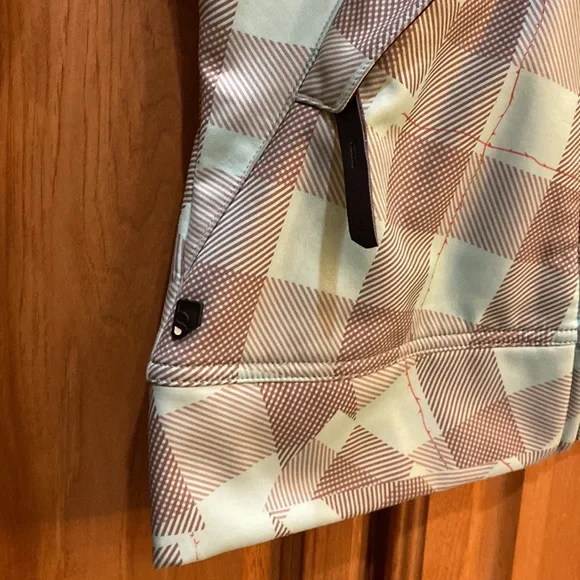 Salomon snowboarding jacket - Picture 5 of 8